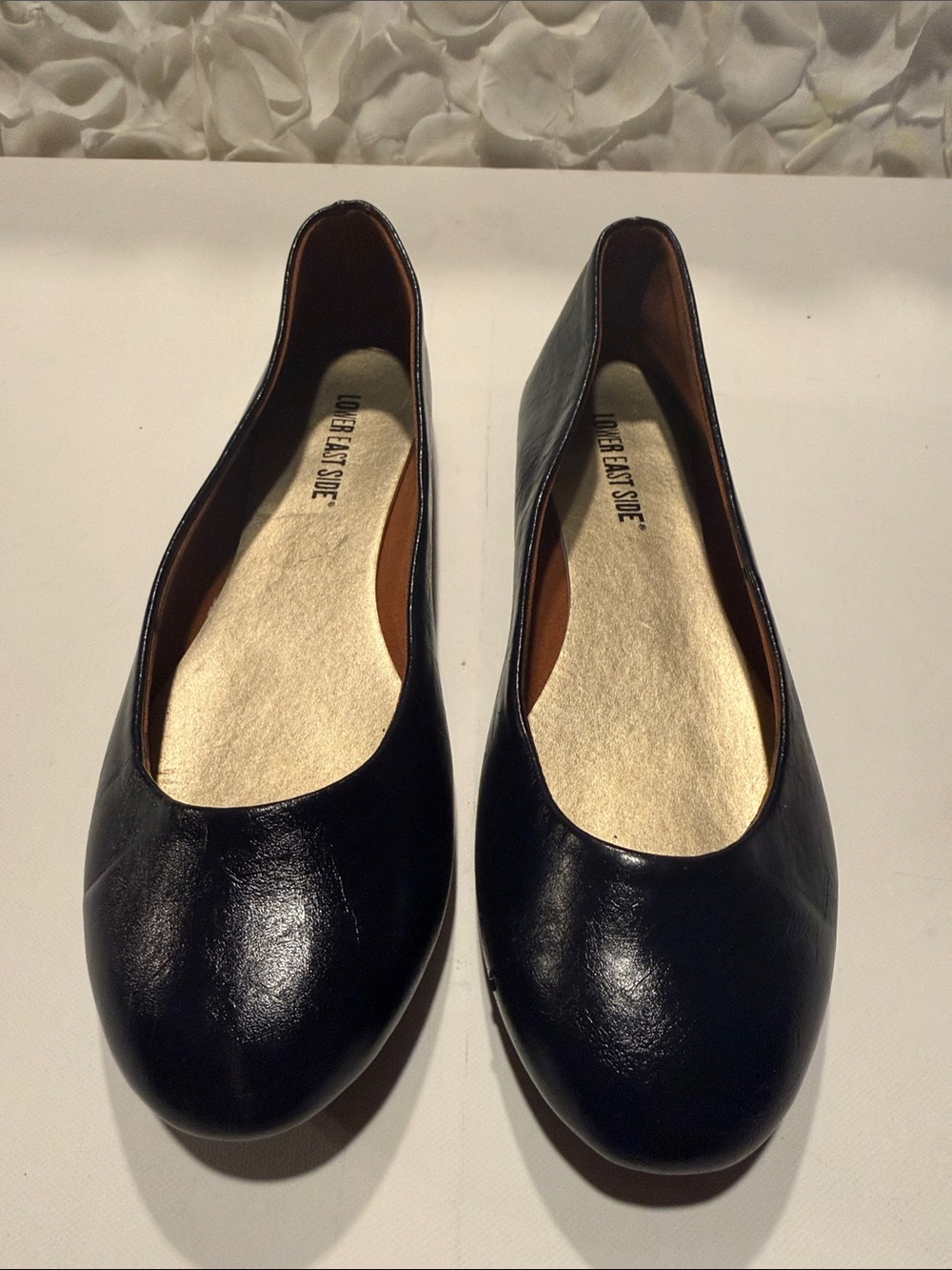 LOWER EAST SIDE Black Leather Round-Toe Ballet Flats
